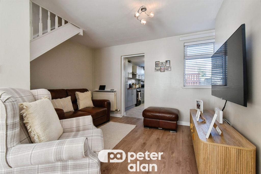 Property photo 3 of 39