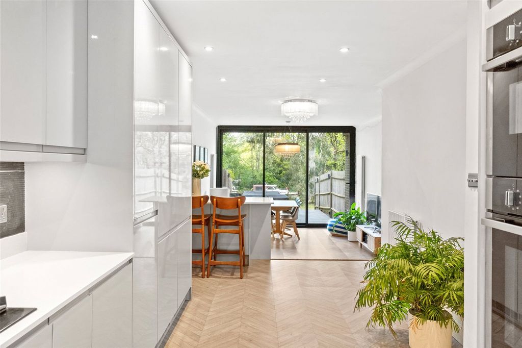 Property photo 1 of 17 Picture No. 14