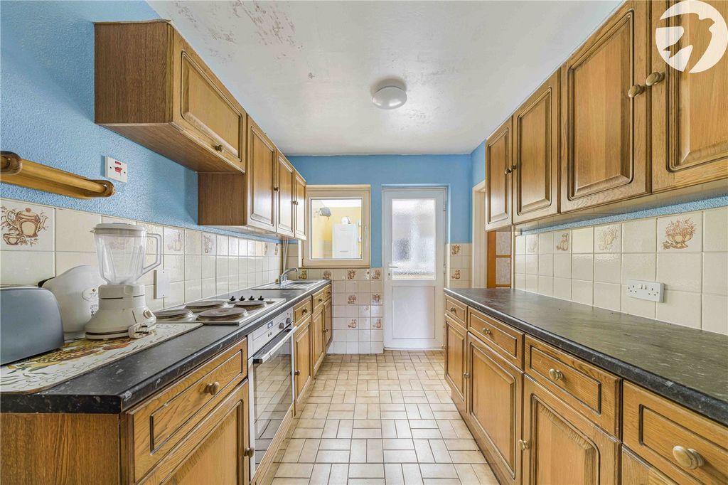 Property photo 3 of 22 Kitchen