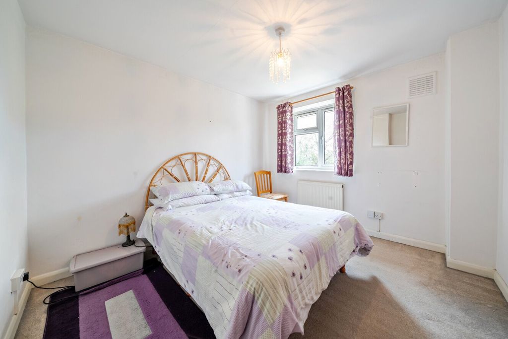 Property photo 2 of 17 Picture No. 16