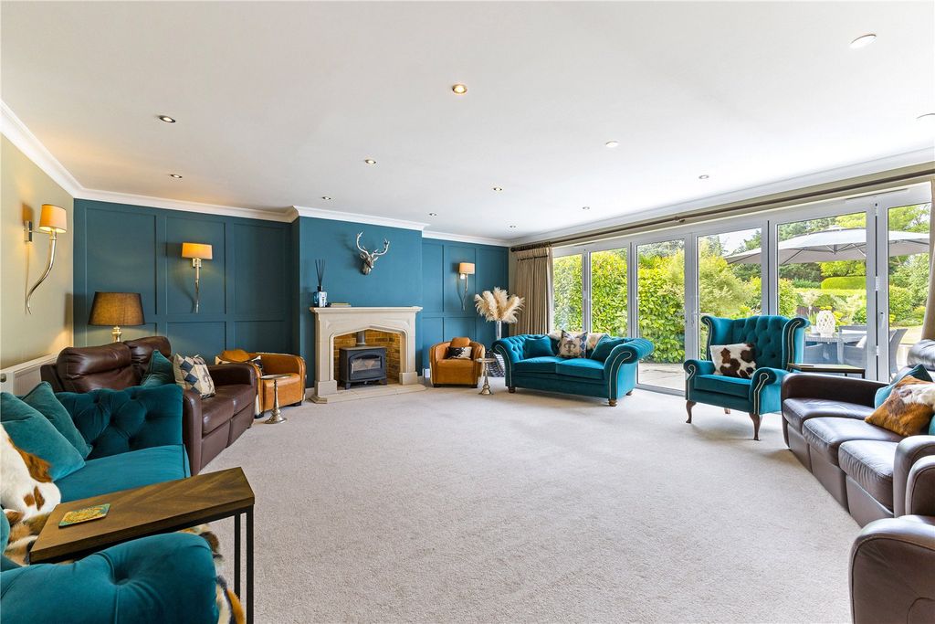 Property photo 2 of 22 Drawing Room
