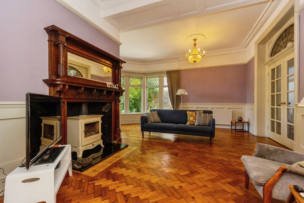 Property photo 3 of 19