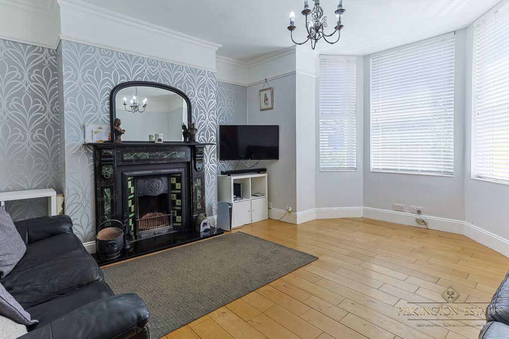 Property photo 3 of 17 4283444