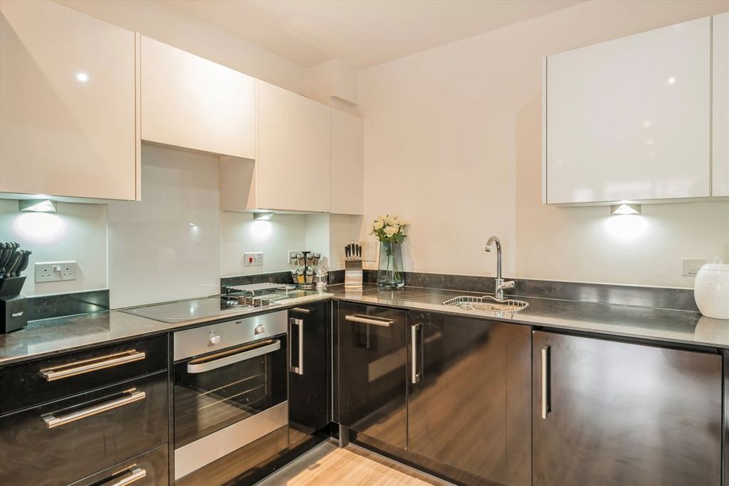 Property photo 3 of 8