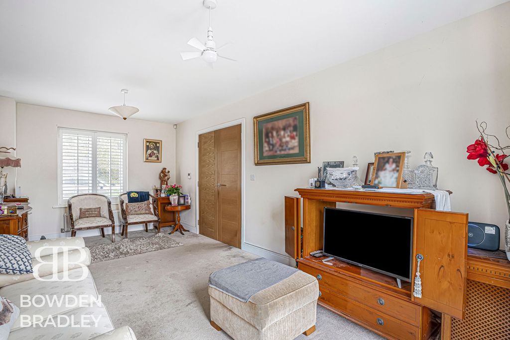 Property photo 2 of 24