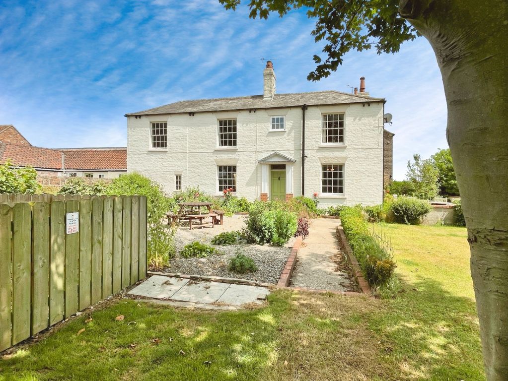 Property photo 1 of 41 4301782