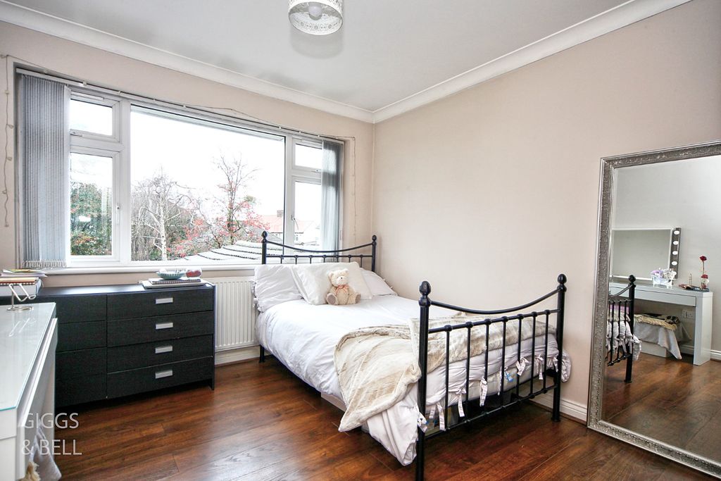 Additional image 18 of 4 bed detached house for saleOld Bedford Road, Luton, Bedfordshire LU2