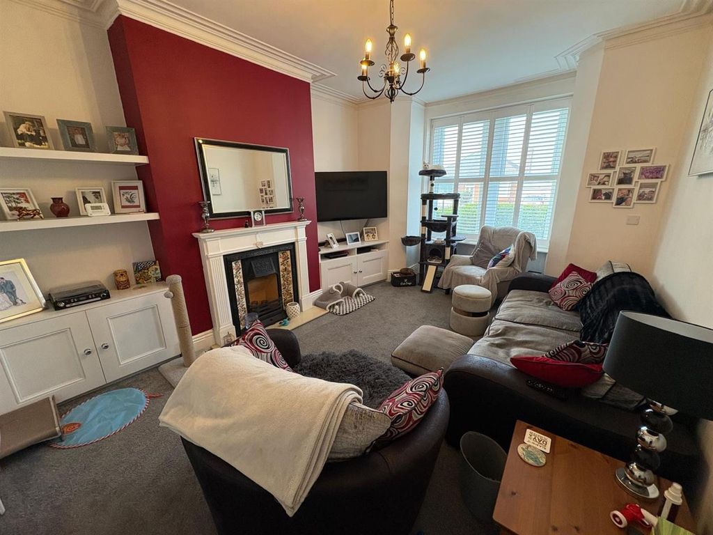 Property photo 2 of 22