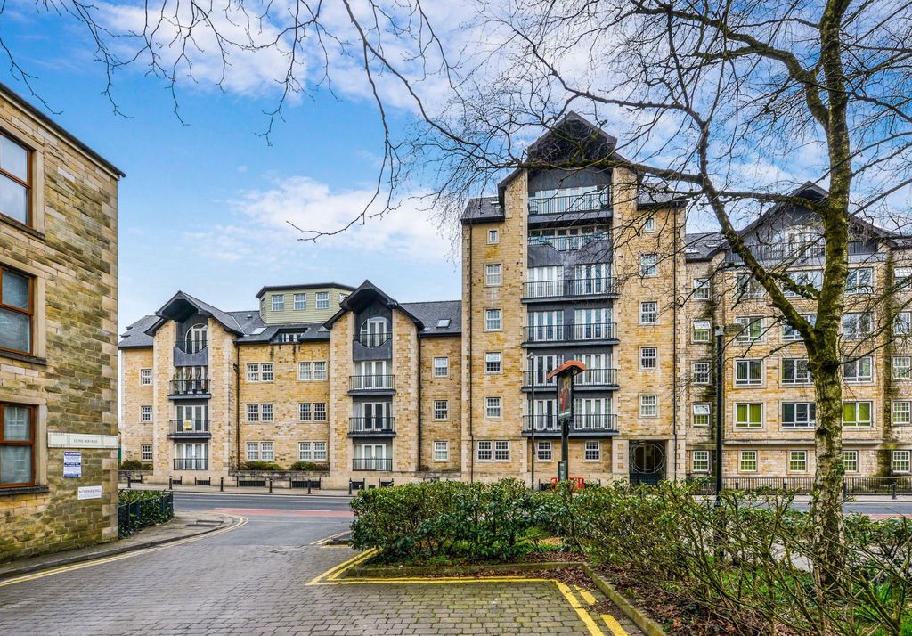 Property photo 1 of 1