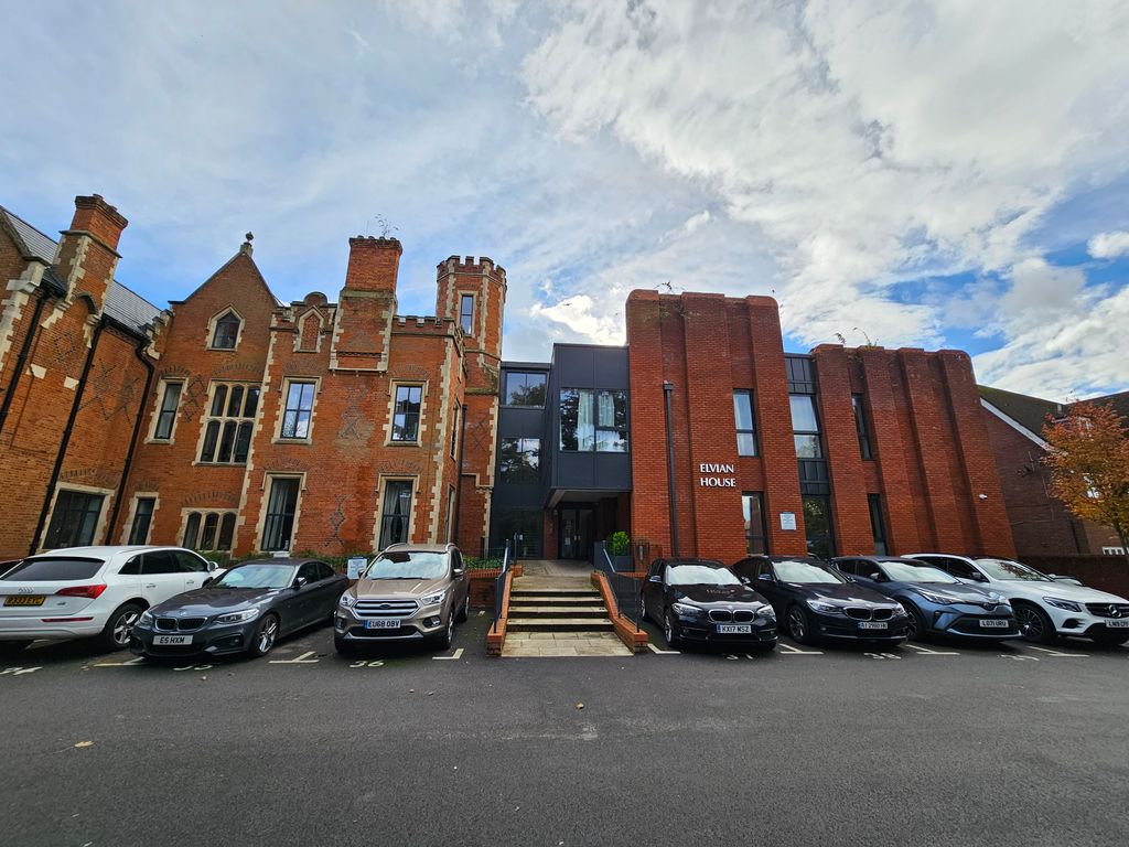 Property photo 1 of 11