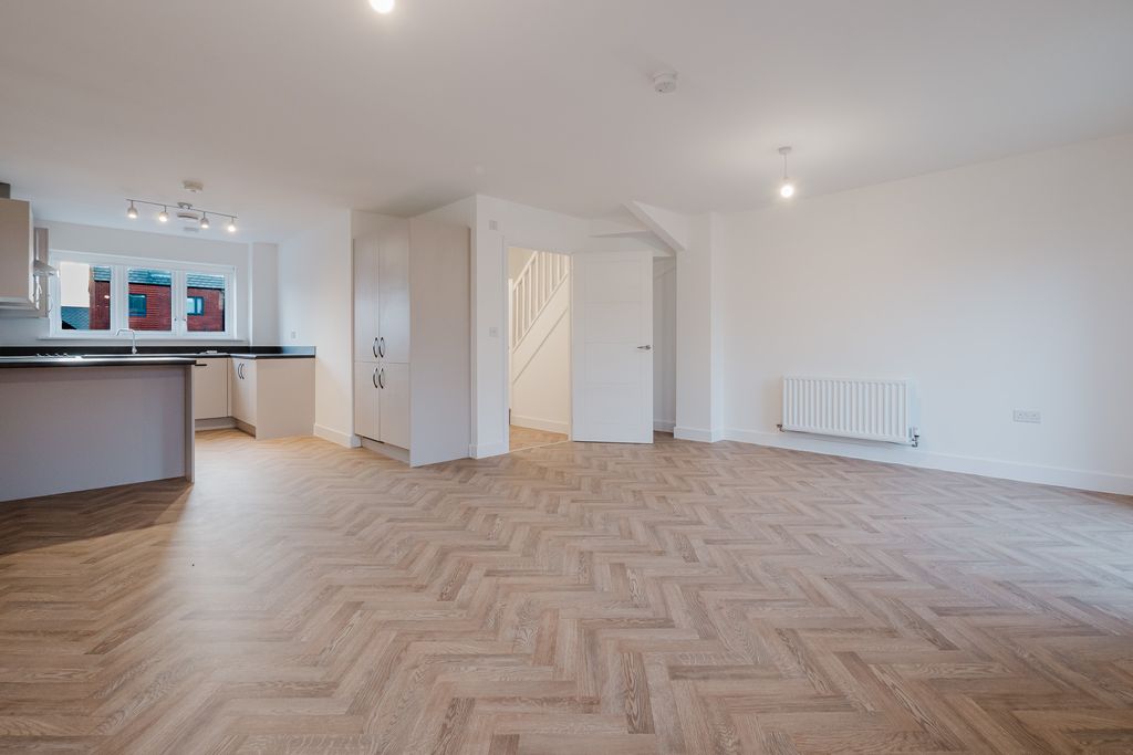 Property photo 2 of 21 Photo