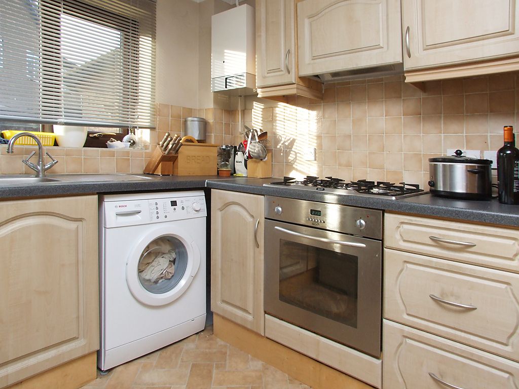 Property photo 3 of 6 Kitchen