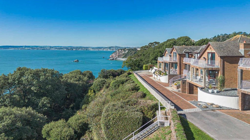 Property photo 1 of 26