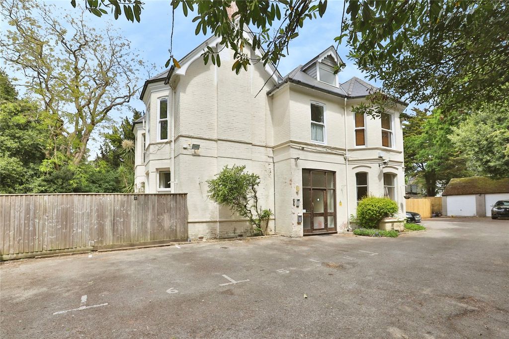 Property photo 1 of 9 Picture No. 12