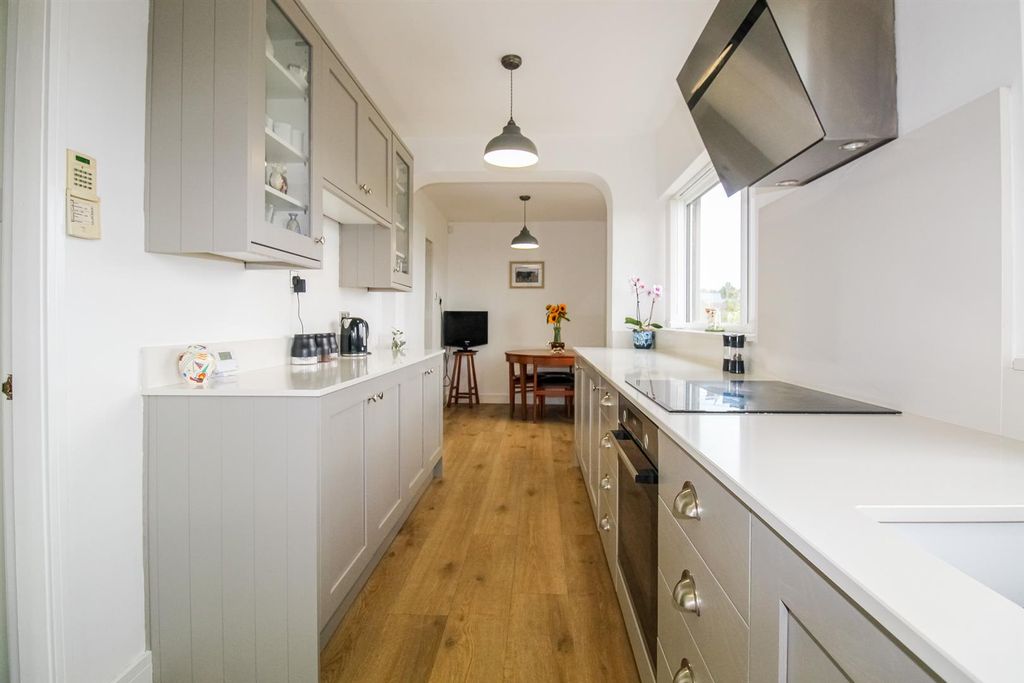 Property photo 3 of 16 Kitchen/Dining Room