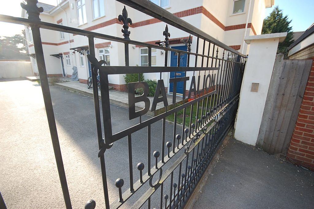 Property photo 3 of 15 Exterior (2)