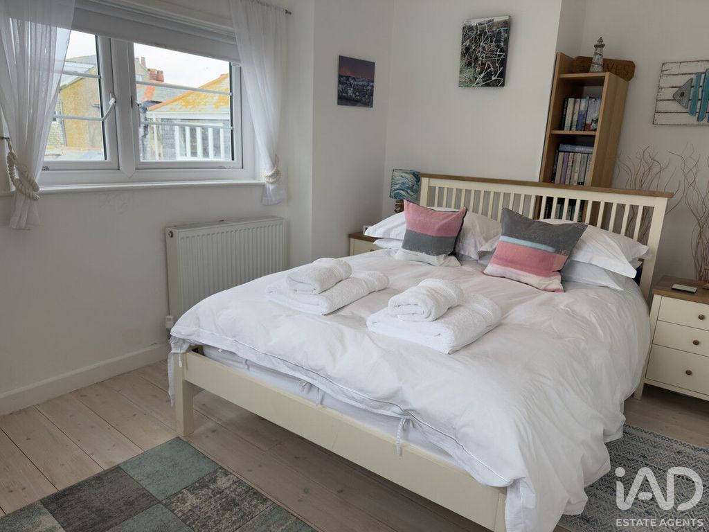Property photo 3 of 36