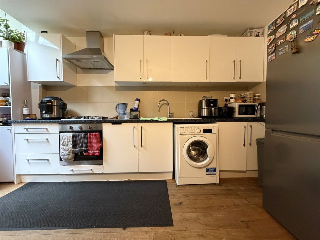 Property photo 3 of 10 Picture No. 11