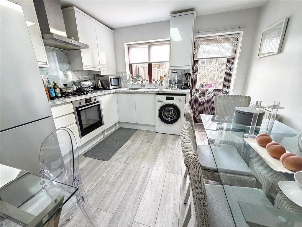 Property photo 1 of 14 Kitchen Diner