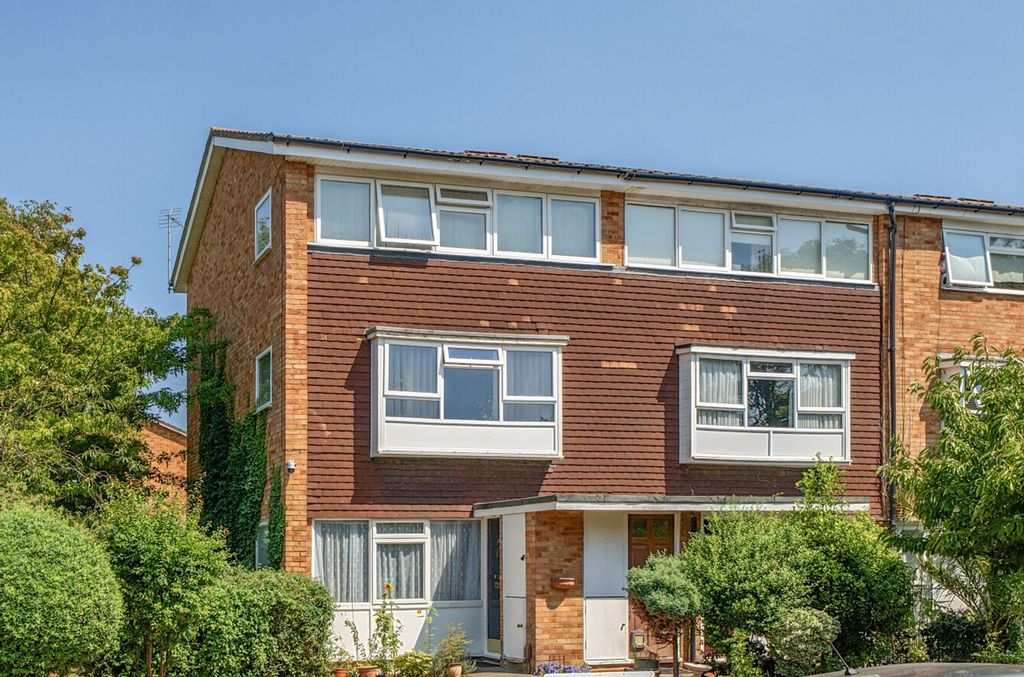 Property photo 1 of 12