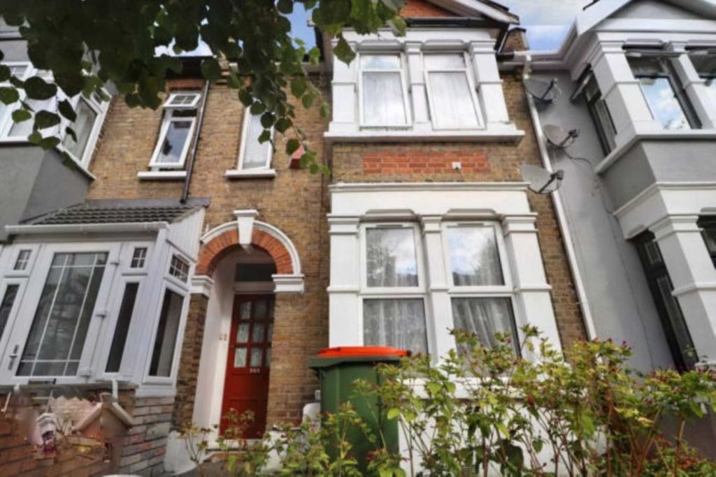 Property photo 2 of 6