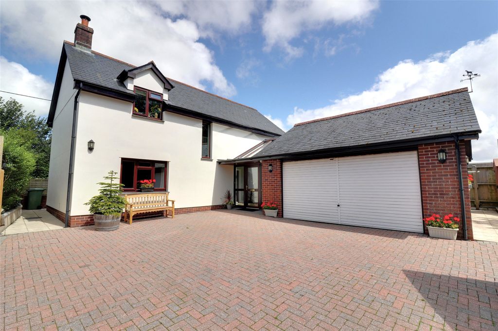 Property photo 2 of 15 Picture No. 23