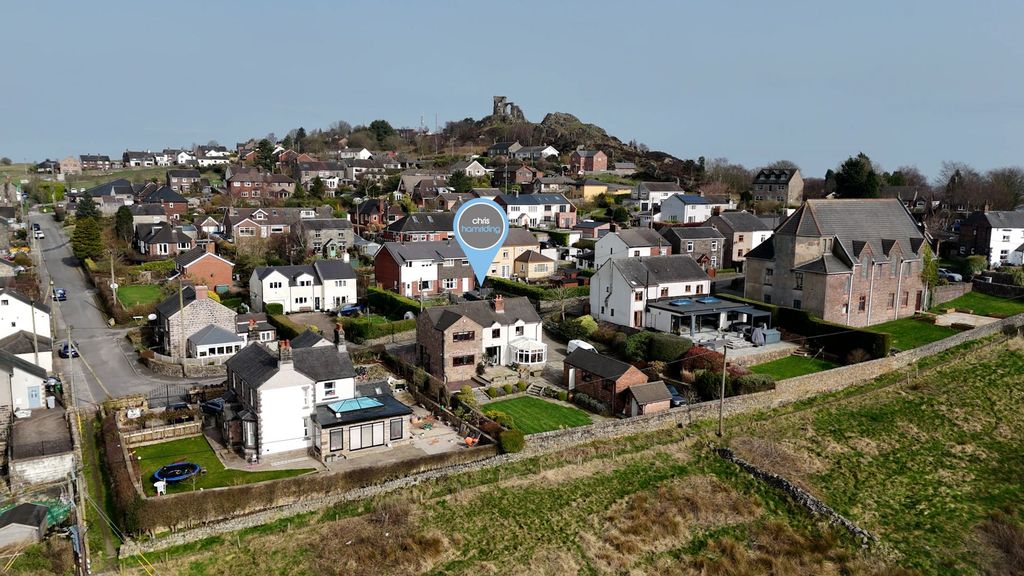 Property photo 3 of 36