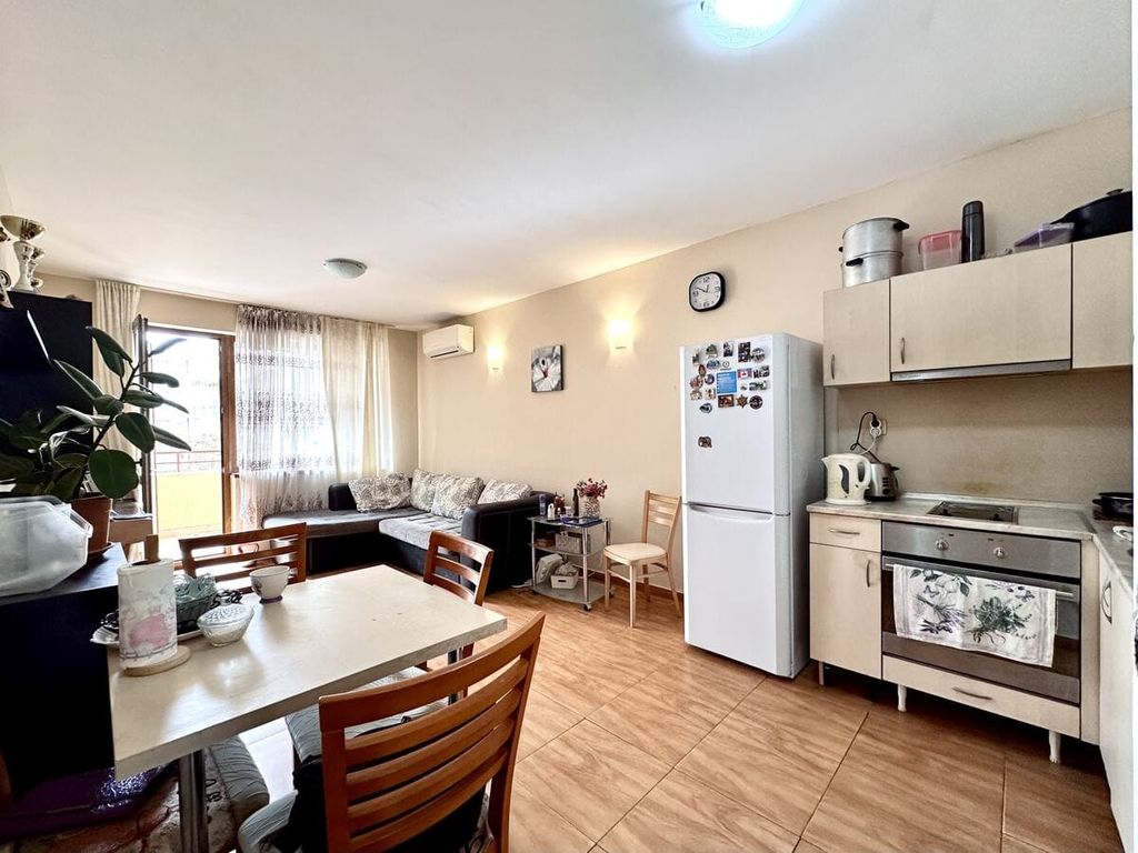 Property photo 2 of 22