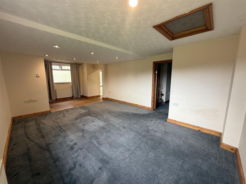 Property photo 3 of 13 Living Room