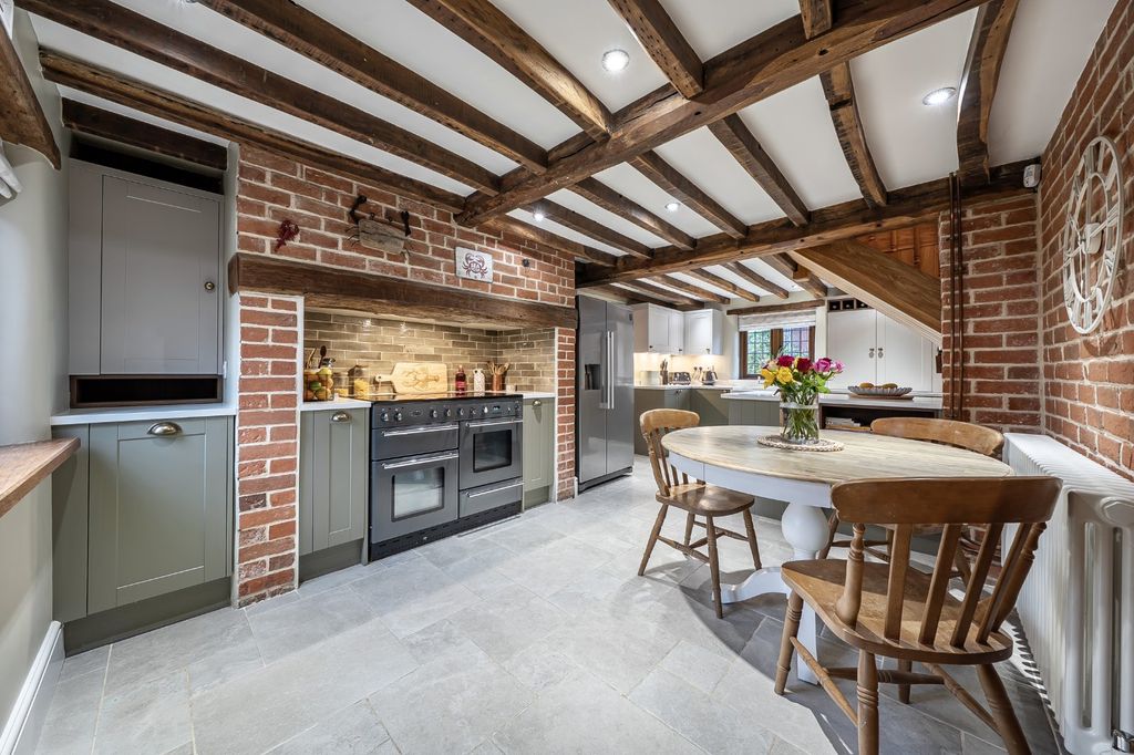 Property photo 2 of 23 Picture No. 84