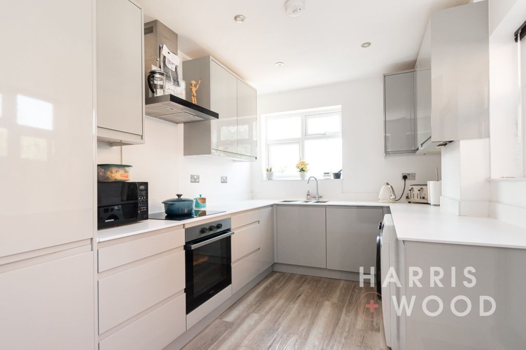 Property photo 2 of 23 4293812