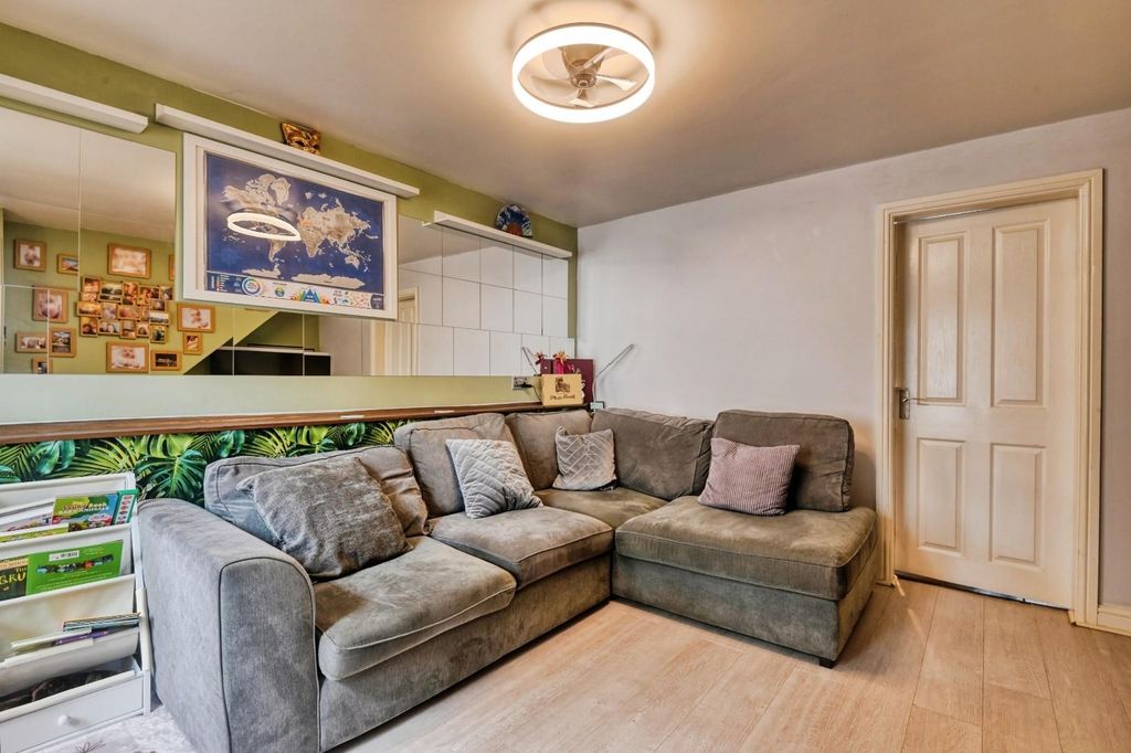 Property photo 2 of 18 2Han1.Jpg