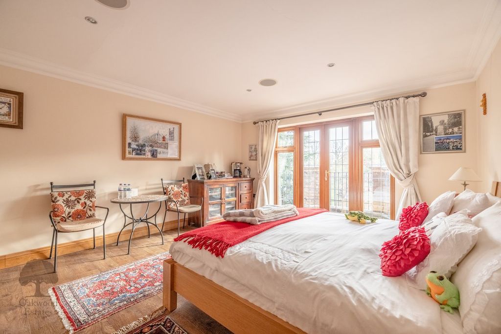 Property photo 2 of 30