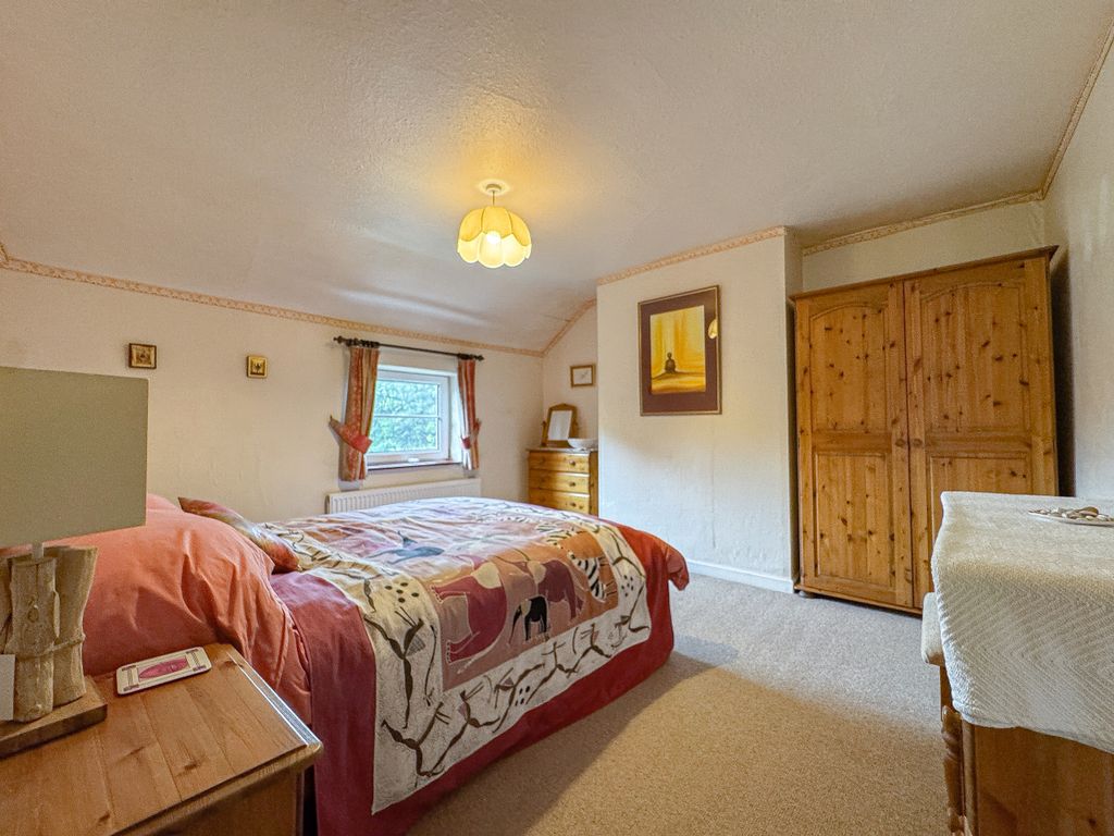 Property photo 3 of 26 Bed 1