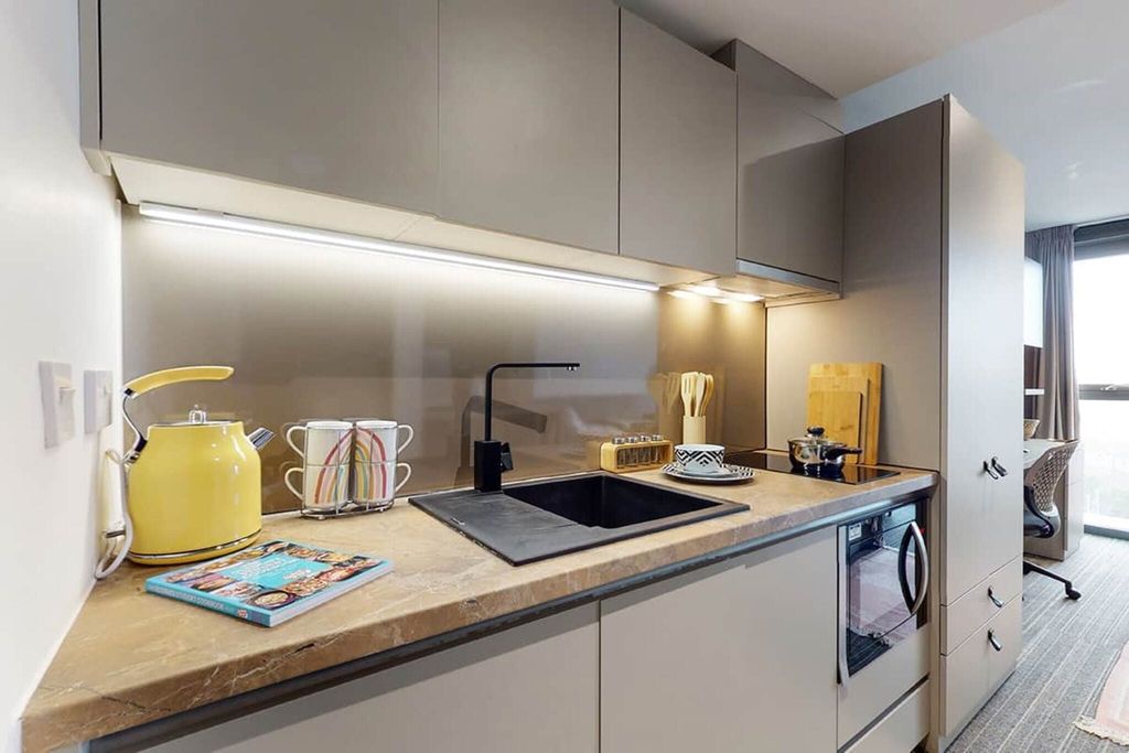 Property photo 2 of 9 Kitchen