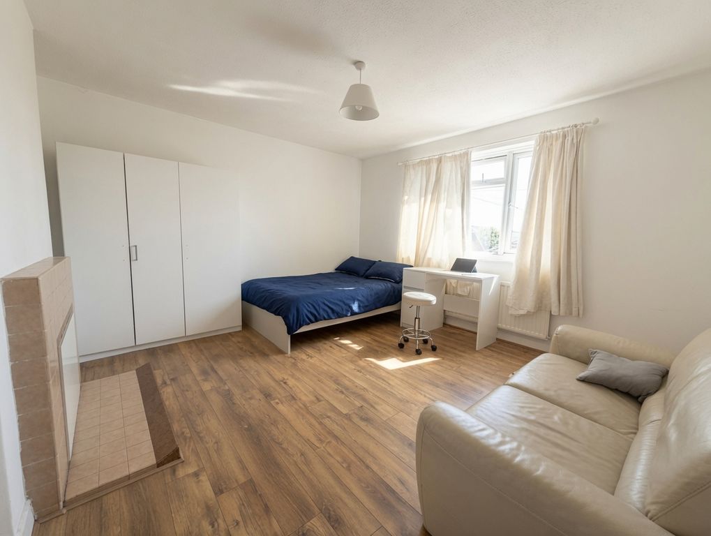 Property photo 2 of 10 Bhczq