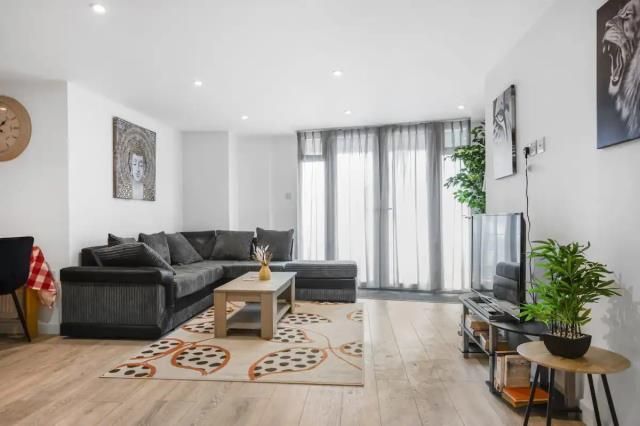 Property photo 1 of 11 Reception Room