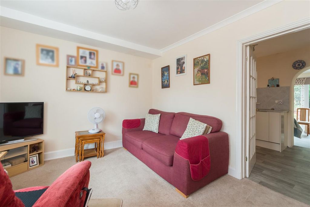 Property photo 3 of 17