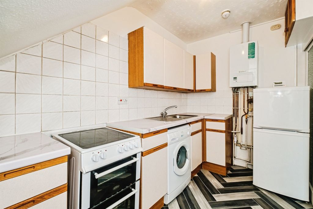 Property photo 3 of 20