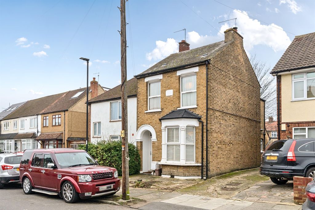 Property photo 1 of 11