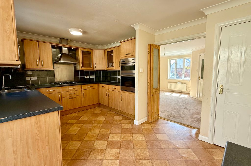 Property photo 2 of 12 Img_6941