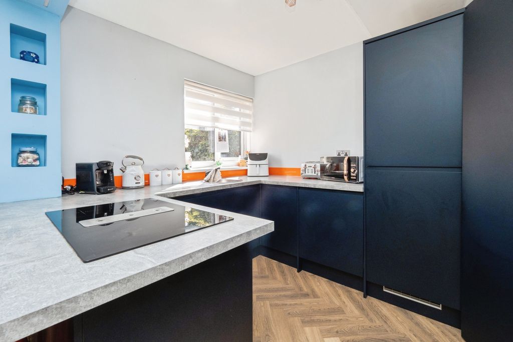 Property photo 3 of 15