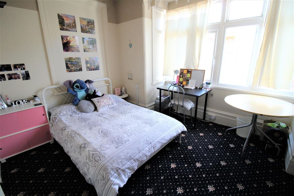 Property photo 2 of 4