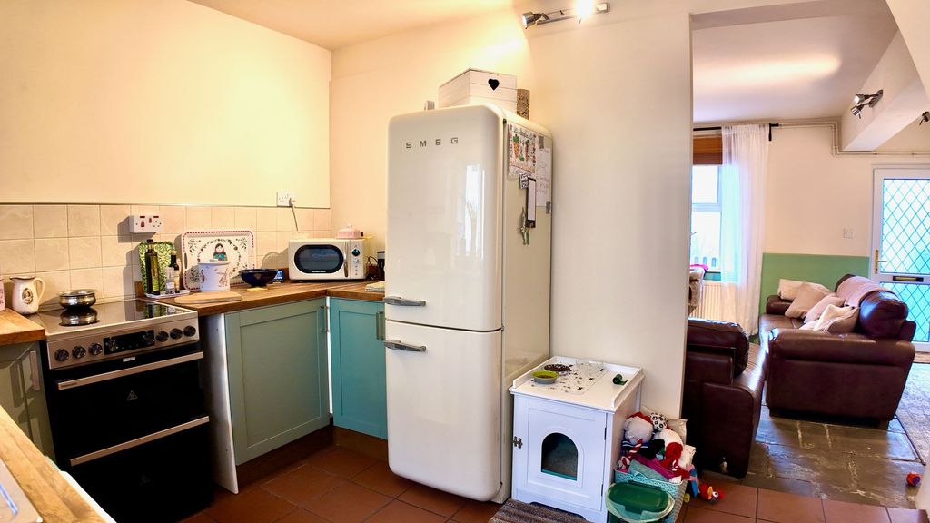 Property photo 3 of 24