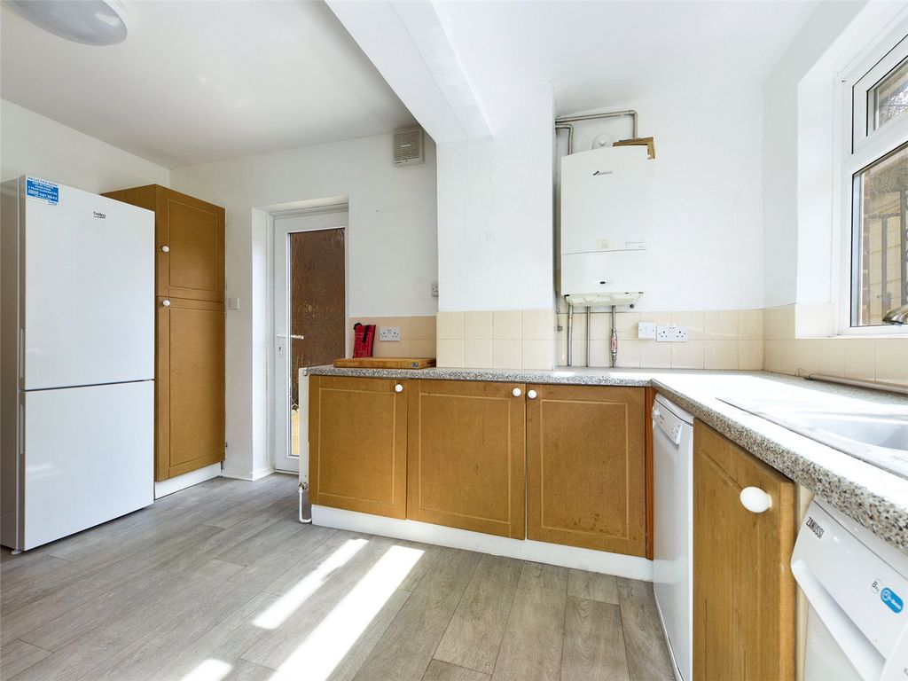 Property photo 2 of 24 Kitchen