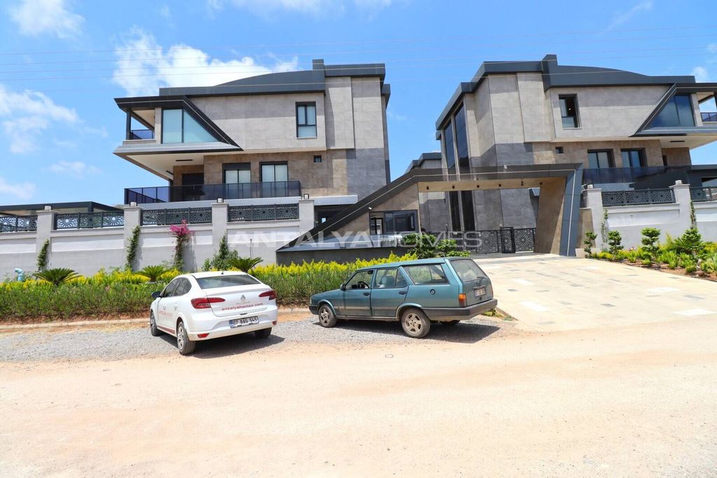 Property photo 1 of 36