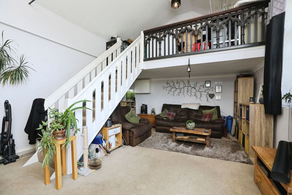 Property photo 2 of 16 Pbox-Img.Jpg