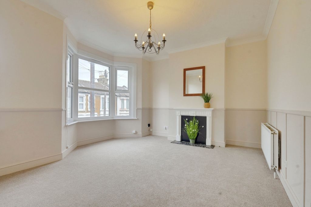 Property photo 2 of 24
