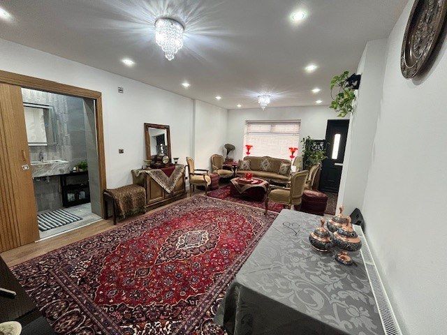 Property photo 3 of 8 Gallery