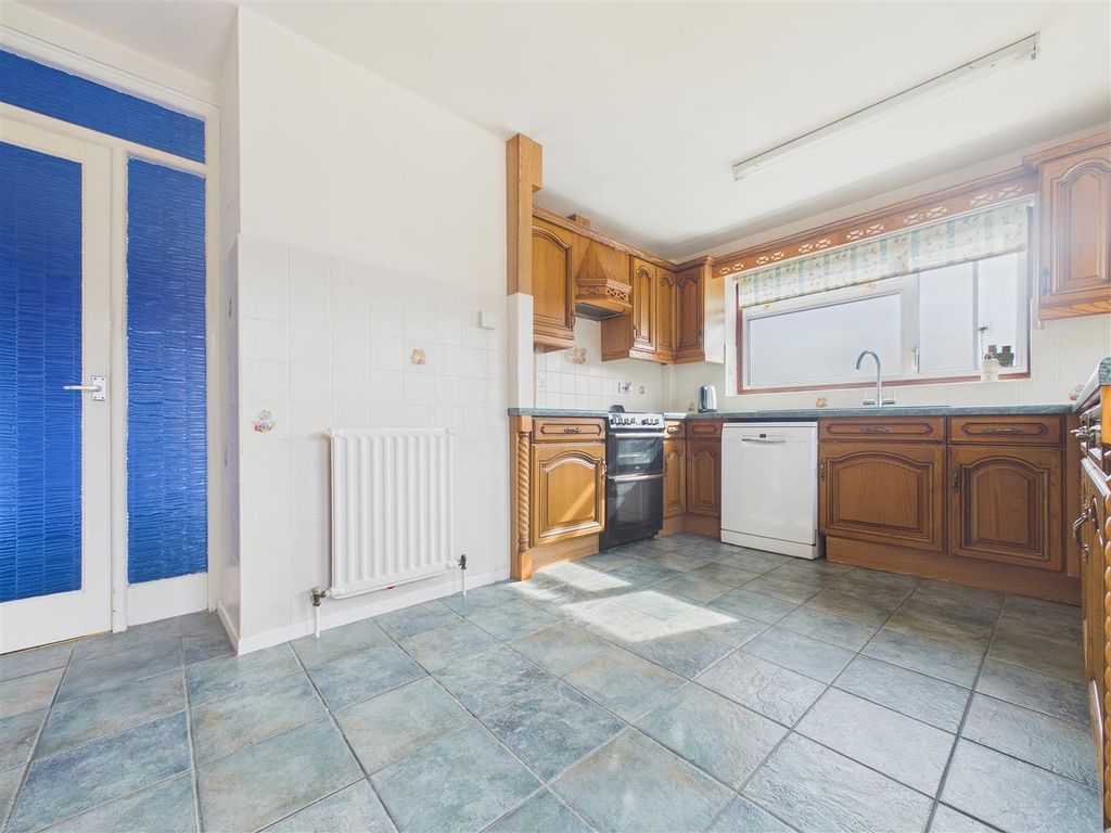 Property photo 3 of 11 Cam01407G0-Pr0138-Still001.Jpg